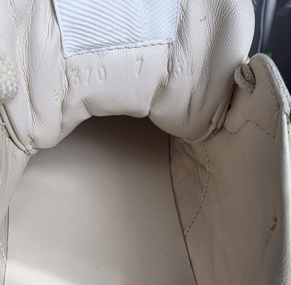 NWOB Gucci Cream Mickey Mouse Sneakers - Picture 15 of 17